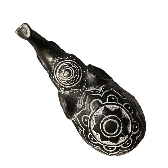 Small Carved Elephant Sculpture - Picture 3 of 9